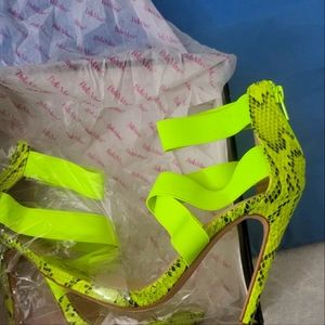 NEW Bella Marie Fluorescent Yellow Heels Size 6.5